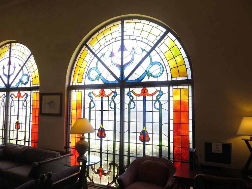 Portside Inn & Suites 46/58
