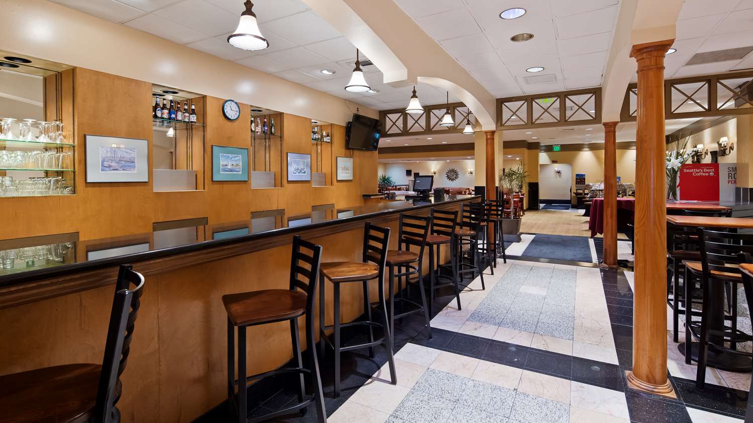Best Western Plus Hotel & Conference Center 34/46