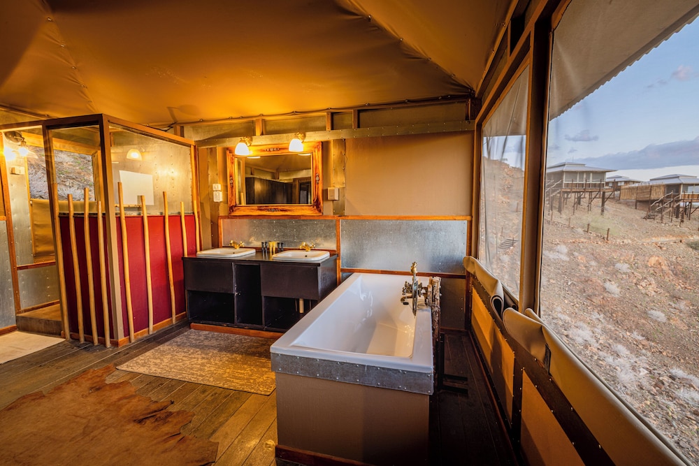 Moon Mountain Lodge 12/57