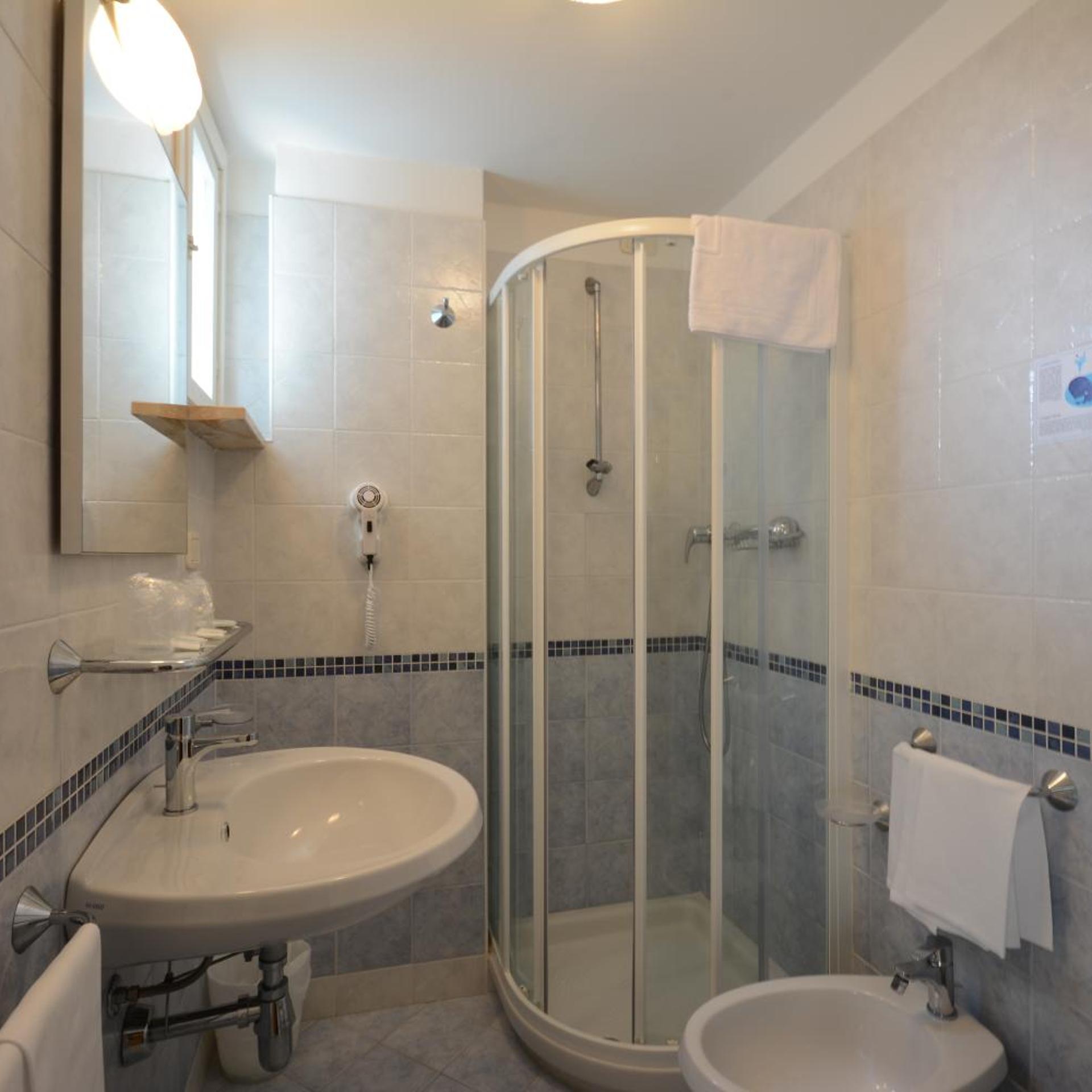 Hotel Caravelle Pesaro 42/44