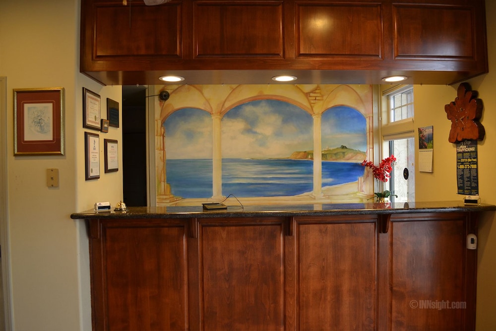 The Miramar Inn and Suites 5/50