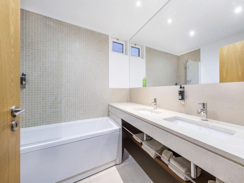 3 Bedrooms, Villa, Balcony or Terrace