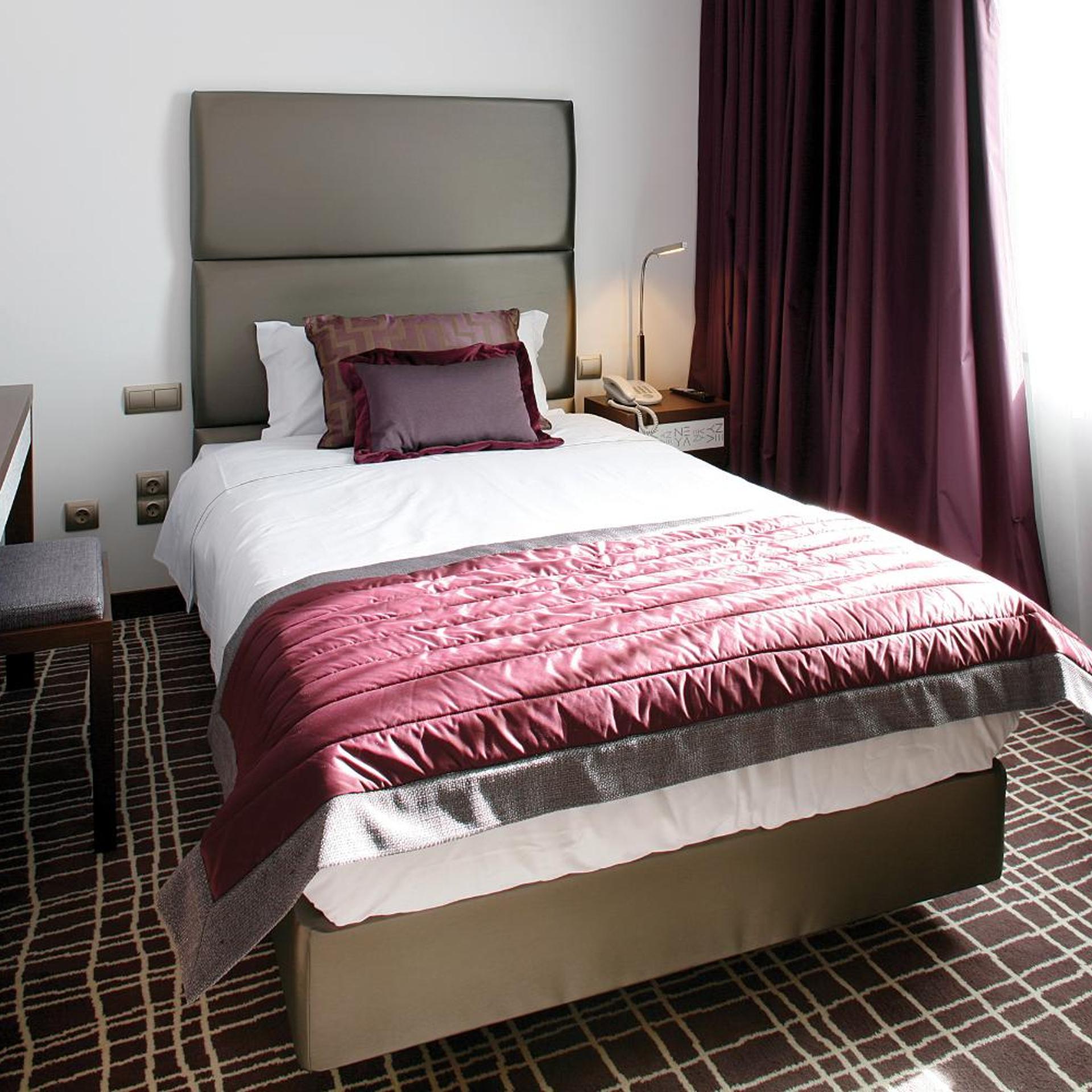 Room, Single