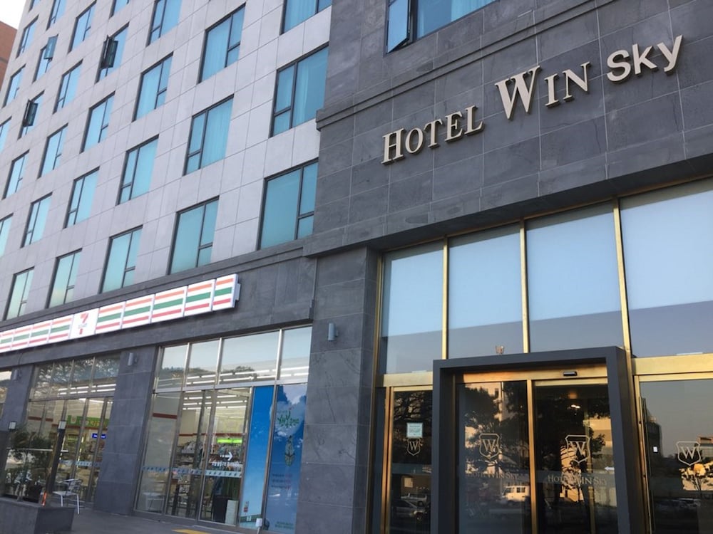 Hotel Win Sky 3/18