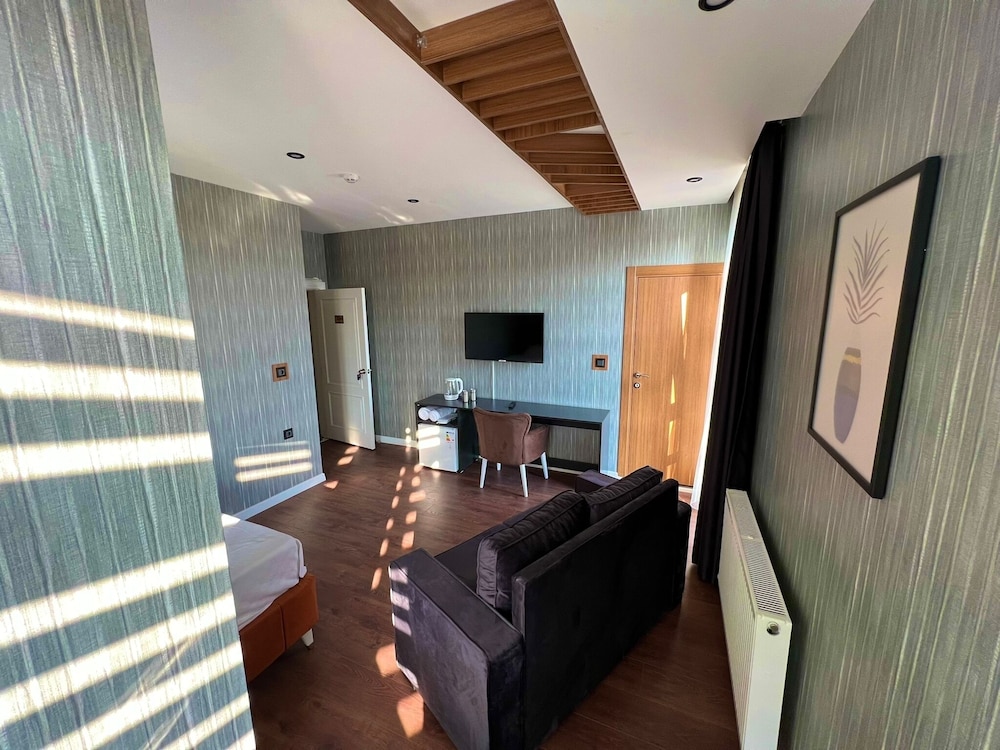 Beta Hotel 34/37