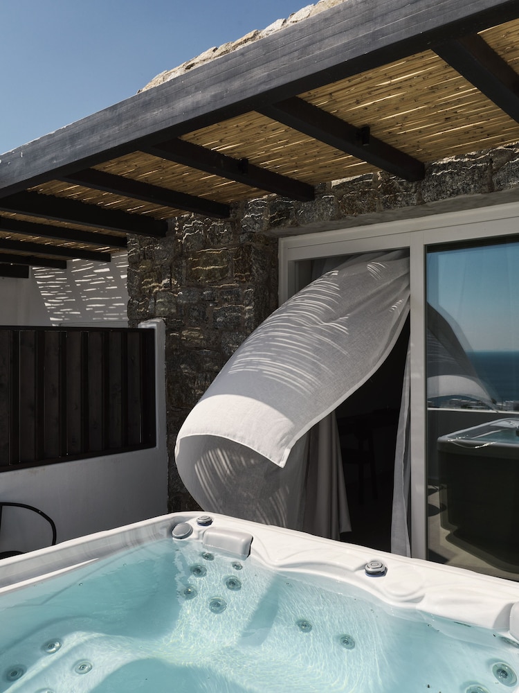 Ezio Bo Luxury Living 24/45