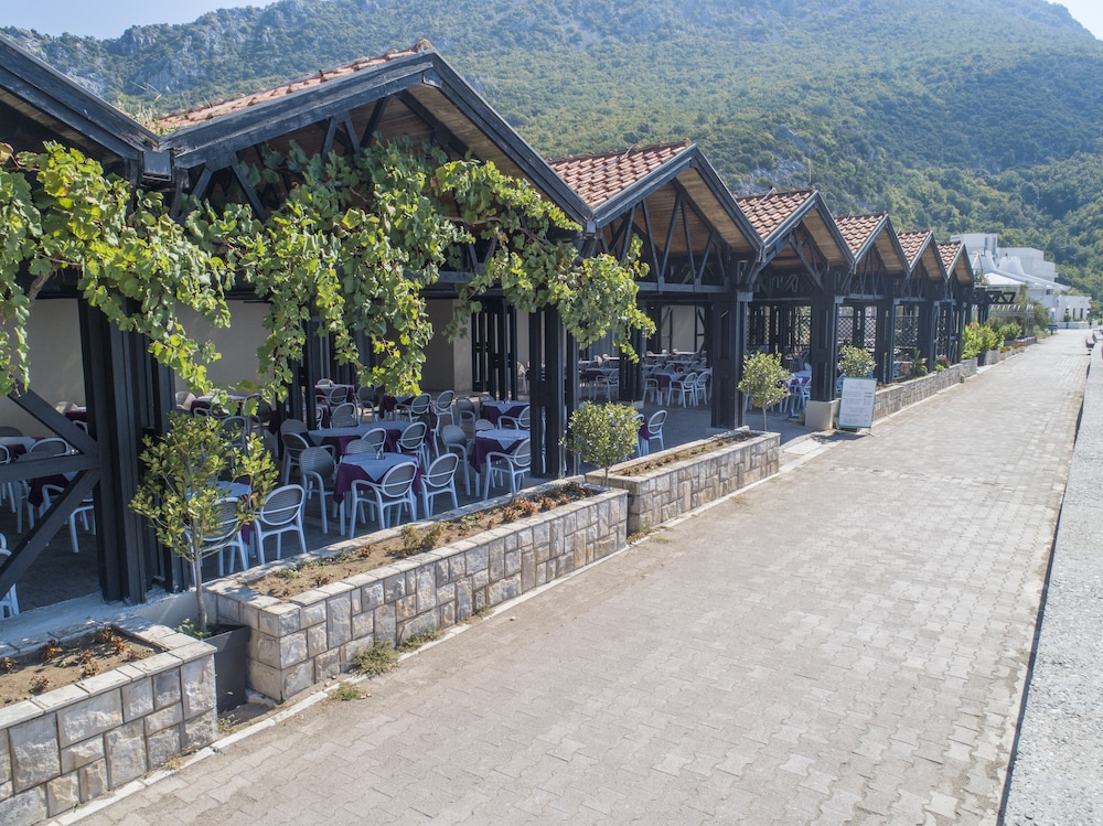 Pearl Beach Resort 53/62
