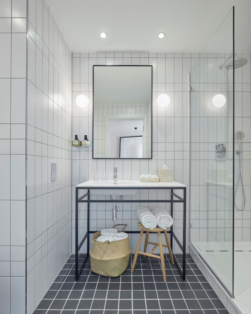 One Hundred Shoreditch 72/72
