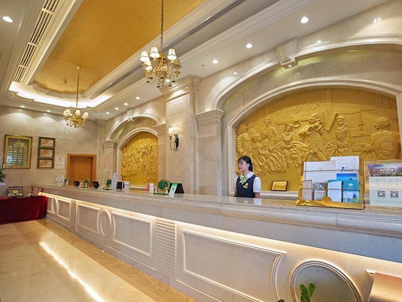 Vienna International Hotel (Hubei Tianmen Donghu Food Street) 1/23