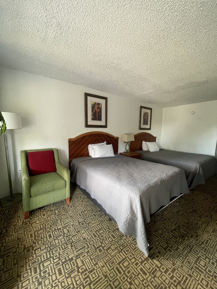 Ambassador Inn 10/32