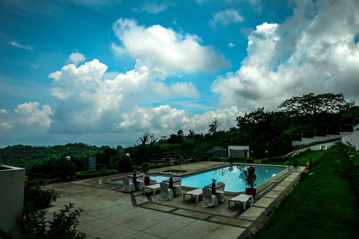 Days Hotel Tagaytay 33/36