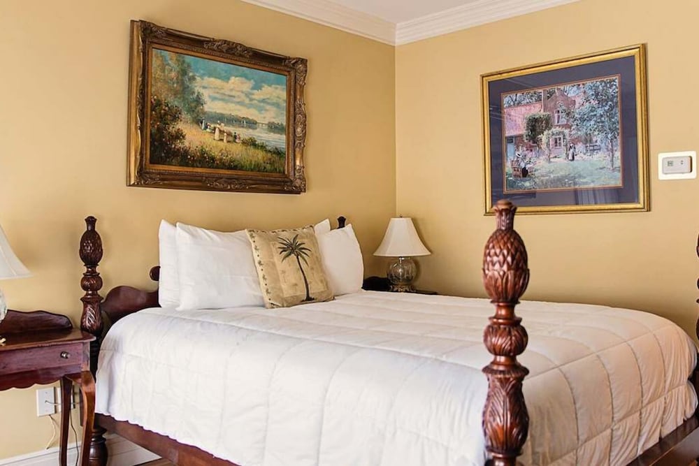 Beaufort Inn 13/64