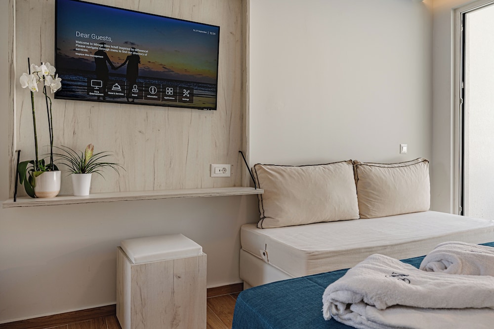 Magique Bleu Suites 50/50