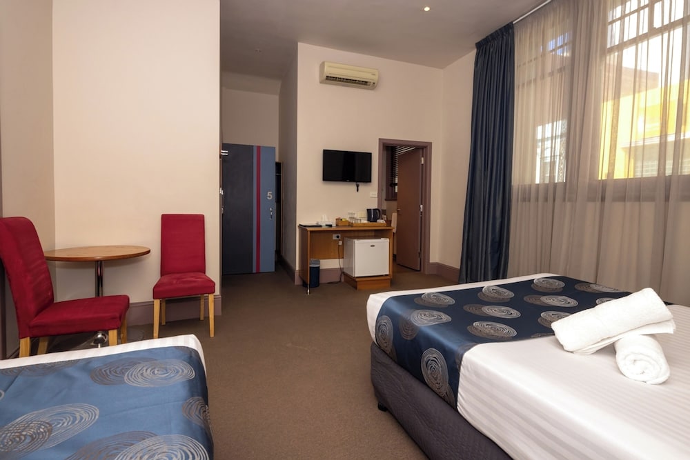 Central Hotel 23/55