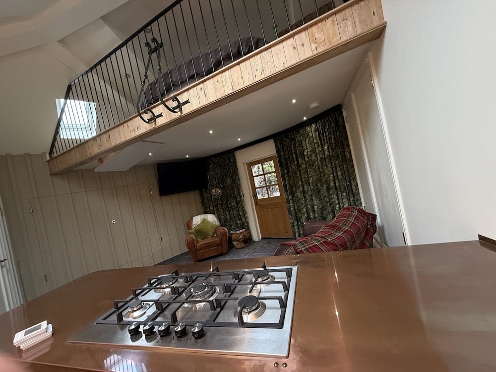 Bradleigh Lodge 10/74