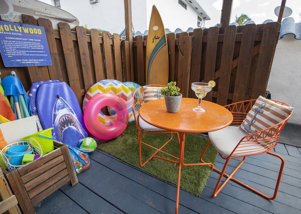 Hollywood Beach Suites Hostel Hotel 60/75