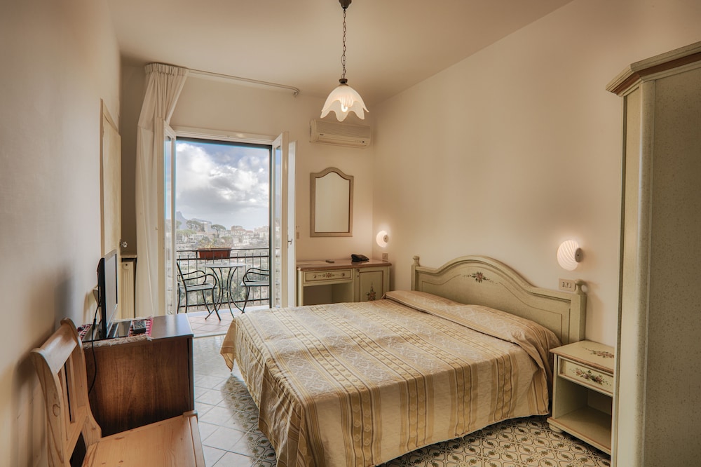 Hotel Villa Giuseppina 8/50