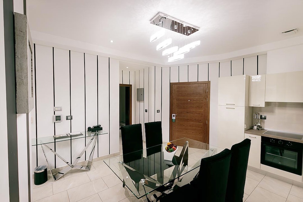Oak Plaza Suites 29/66