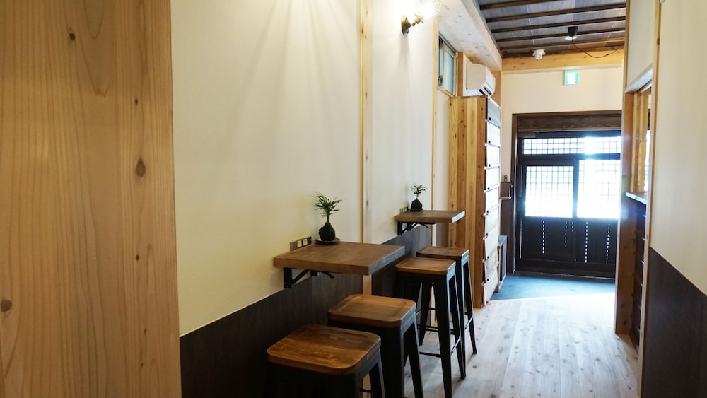 Poly Hostel 2 Namba 34/38