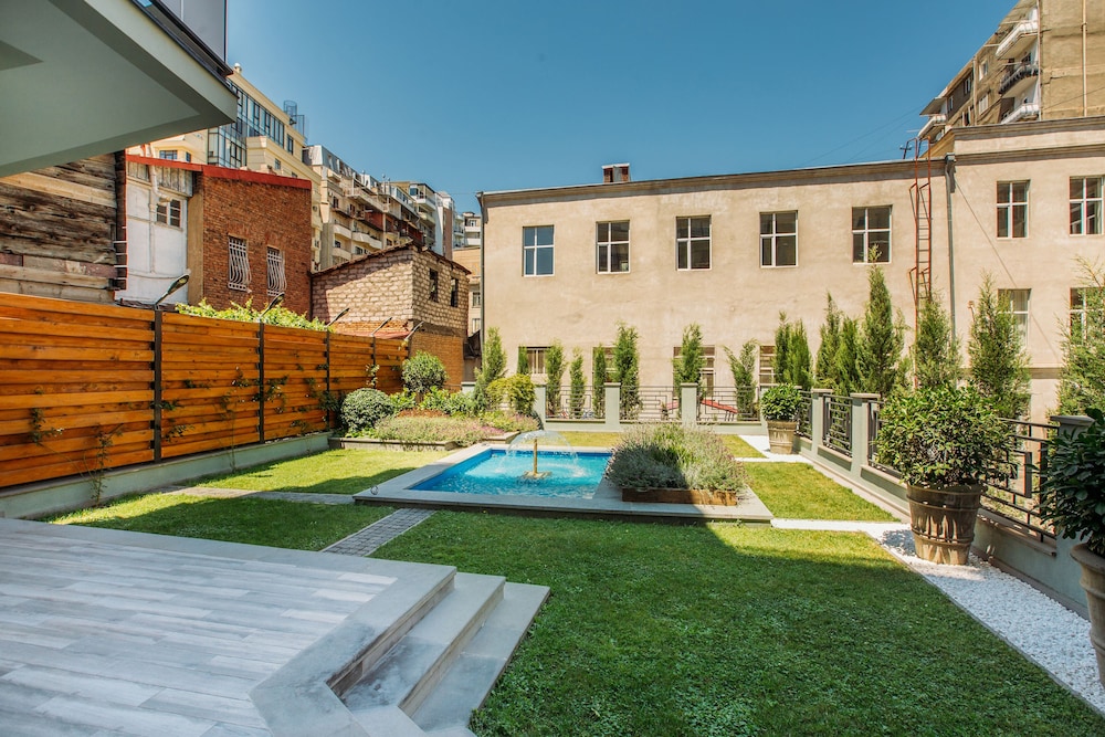 Sephia Hotel 38/44