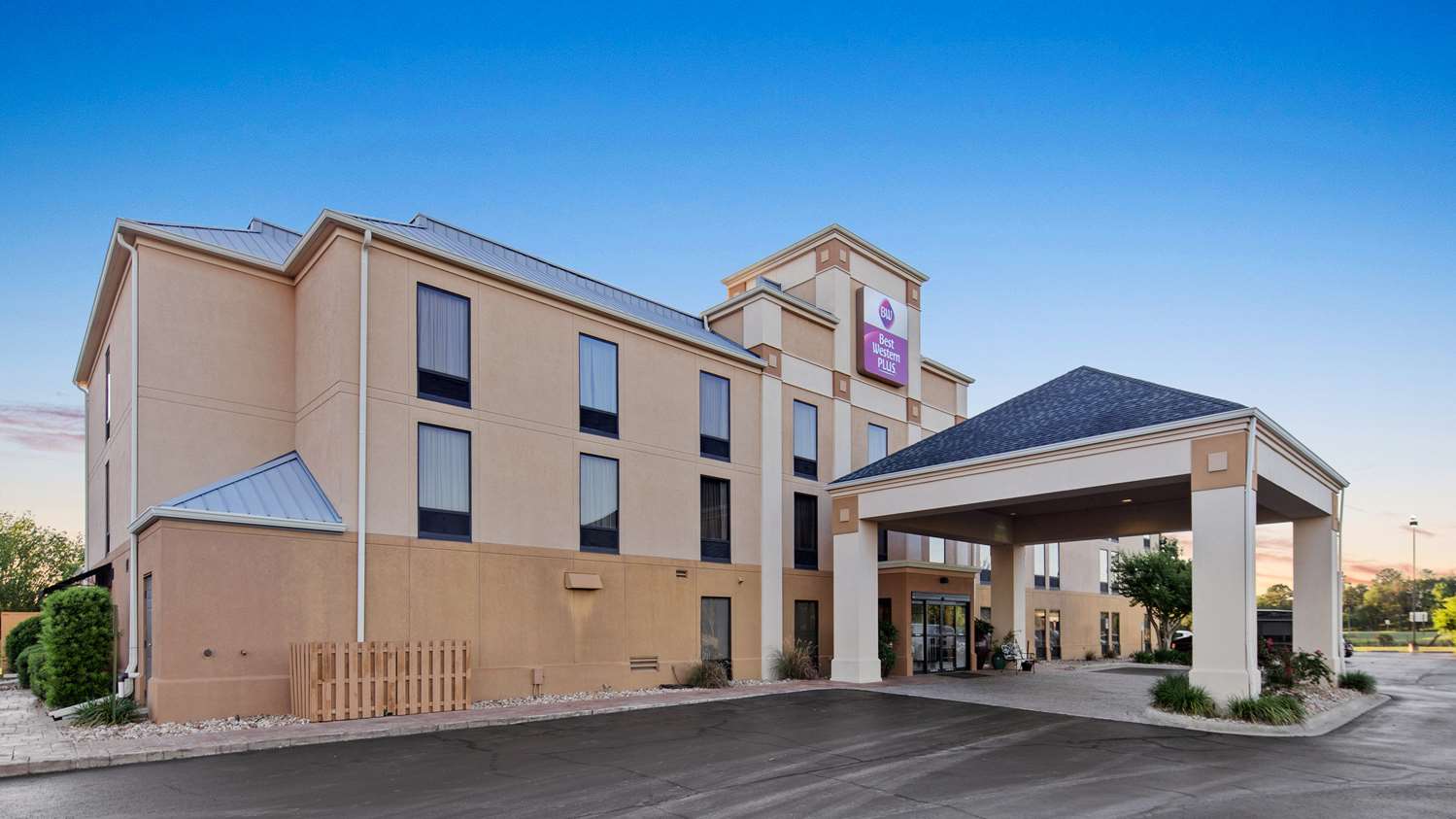 Best Western Plus Madison Inn 47/53