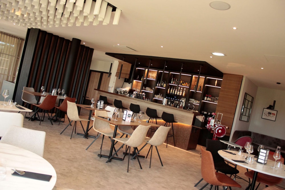 MERCURE Chartres Est 46/65