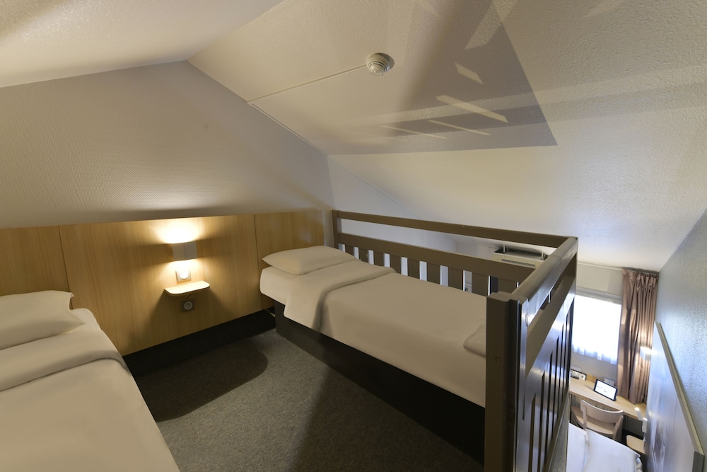 B&B Hotel Clermont Ferrand Le Brezet Aeroport 9/28