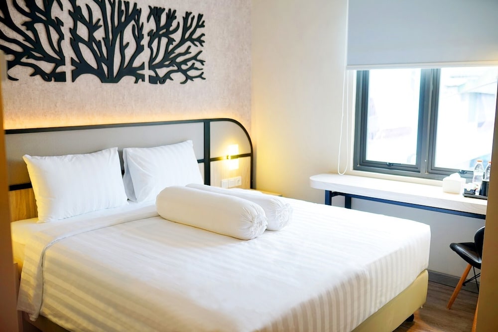 Front One Gosyen Hotel Salatiga 13/50