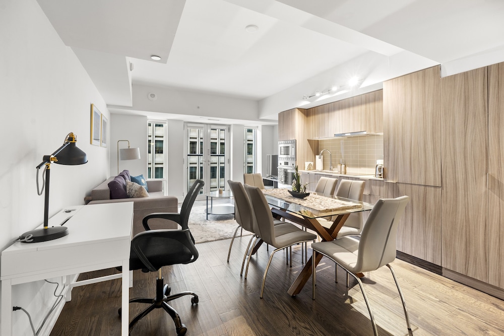 The Britt Condos in Downtown Toronto 24/35