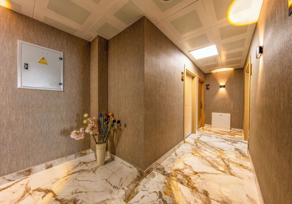 The Business Class Hotel 17/23