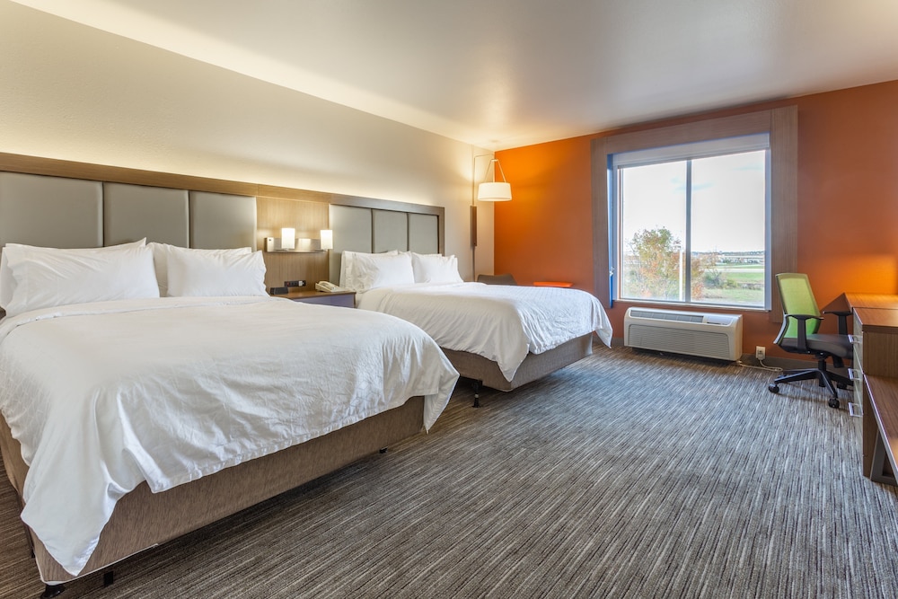 Holiday Inn Express Rockford Loves Park 23/65