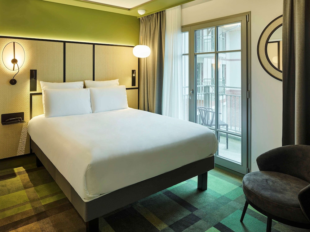 غرفة قياسية بسرير مزدوج