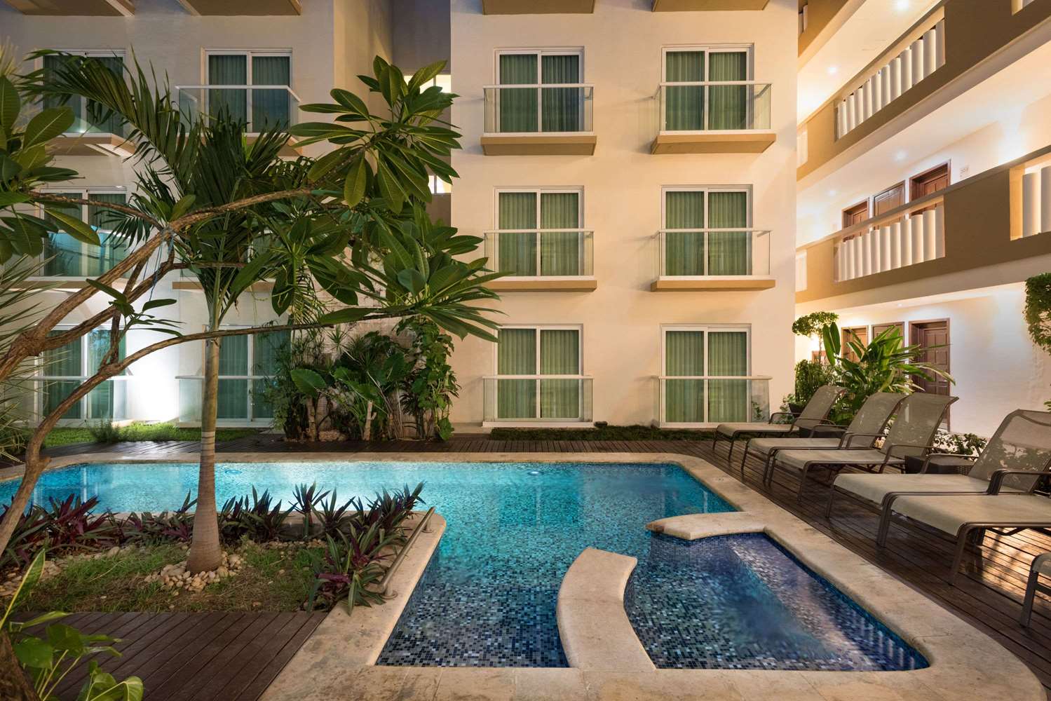 WYNDHAM MERIDA 51/58