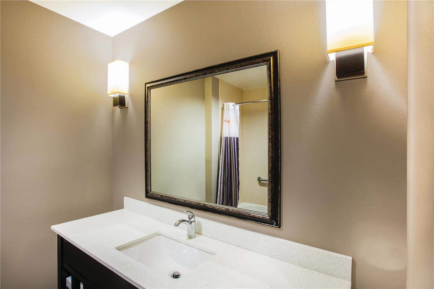 La Quinta Inn & Suites by Wyndham Baton Rouge Denham Springs 42/44