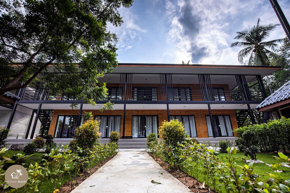Pak Nam Resort 3/50