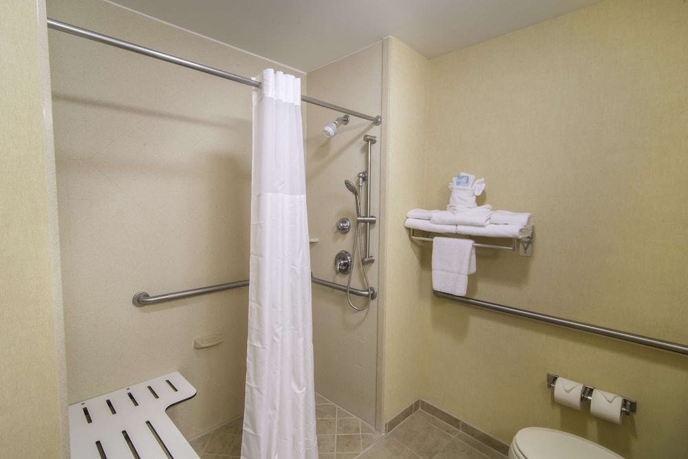 Hampton Inn Kingsland 24/67