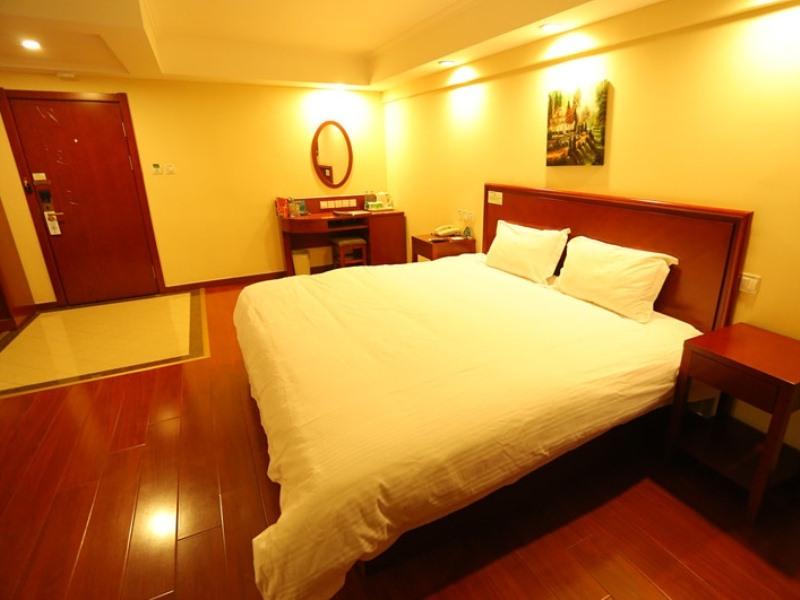 GreenTree Inn Chaoyang Shuangta District Chaoyang Street Fangzhi Road Express Hotel 8/15