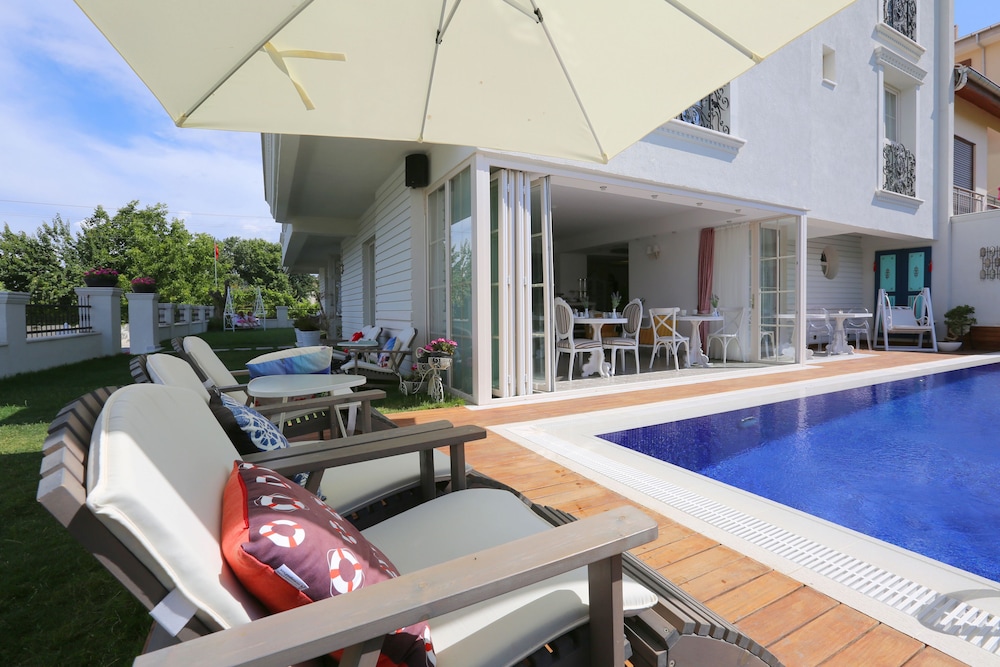 Cella Boutique Hotel 40/44