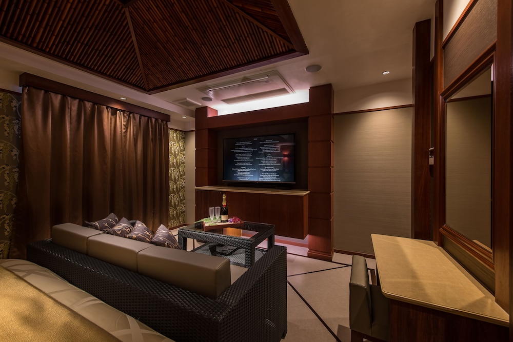 HOTEL ZEN - Adults Only 9/11