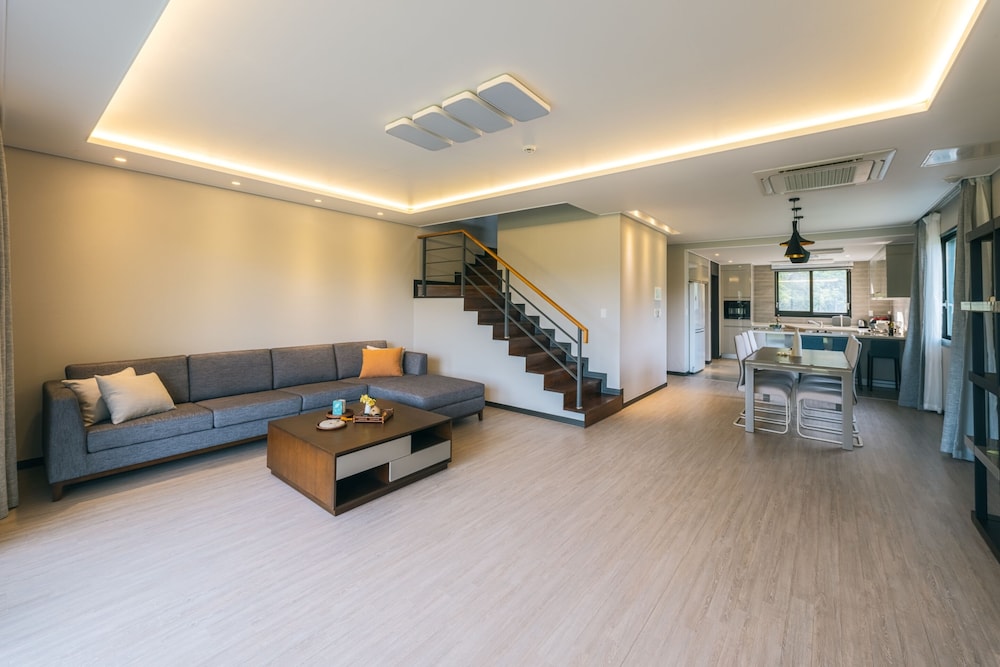 Kylin Villa Resort 35/59