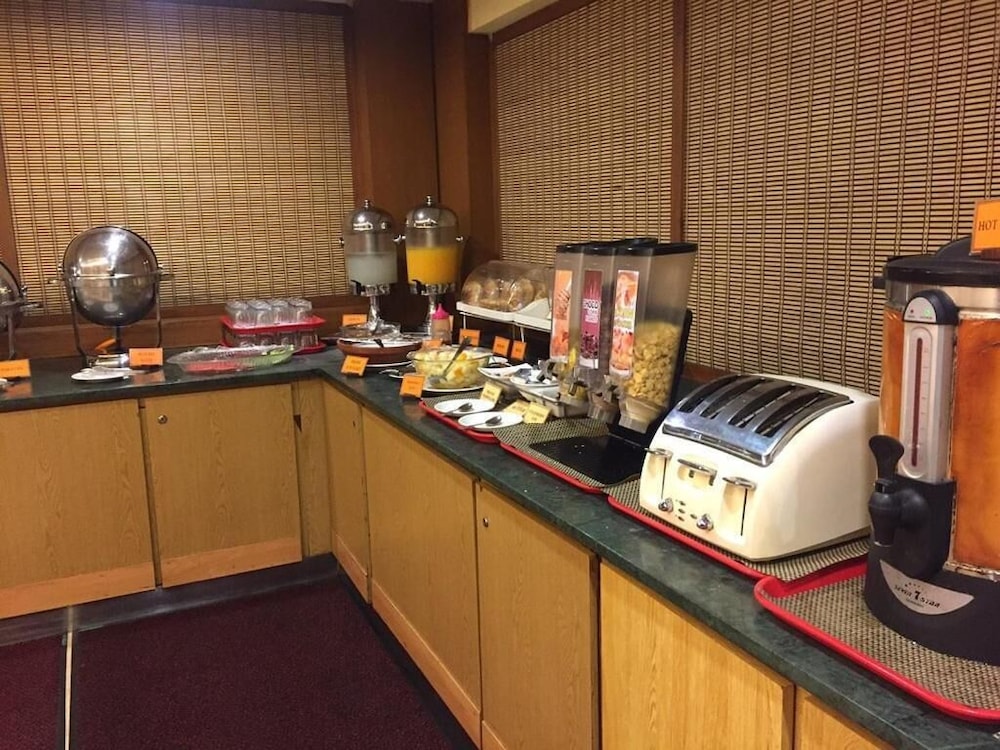Embassy Inn 11/50