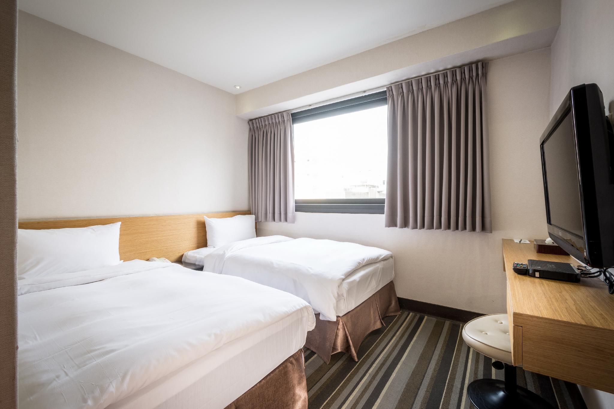 Room, Twin Beds