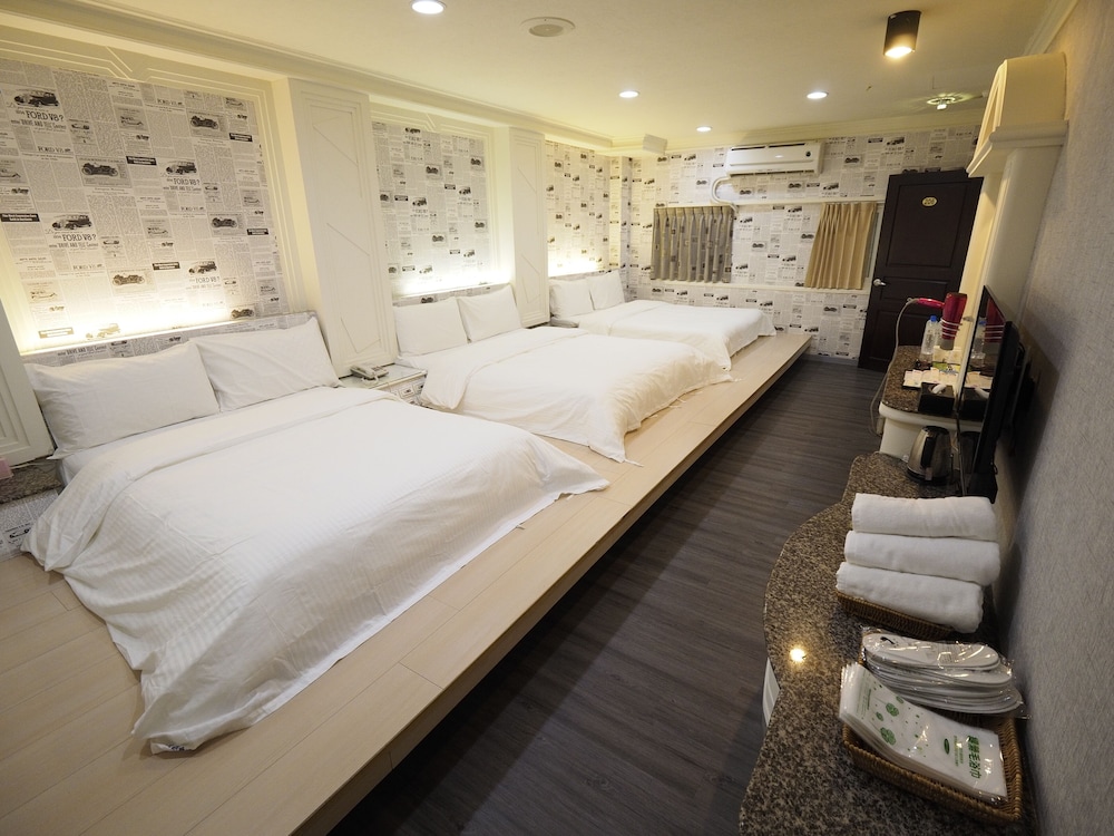 HeYue Hotel 31/55