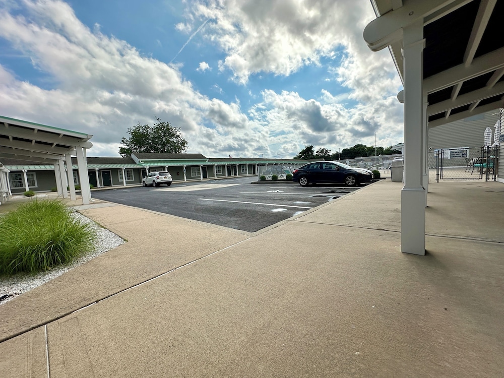 Sea Girt Lodge 60/72