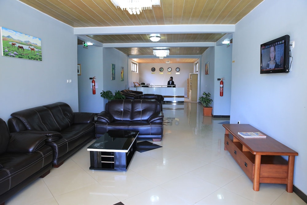 Yaya Africa Athletics Village 21/33