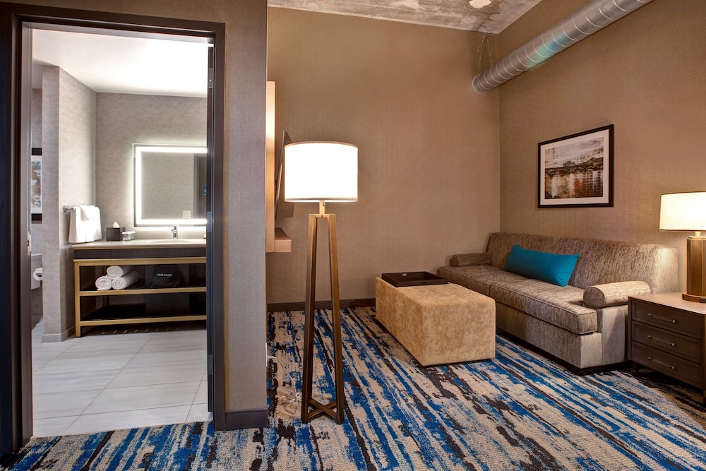 Embassy Suites by Hilton Rockford Riverfront 39/57