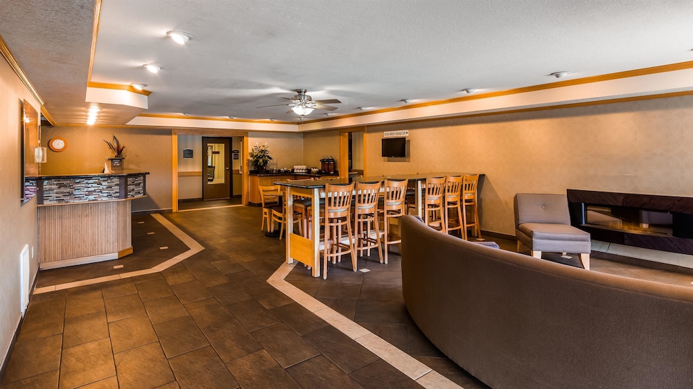 Best Western Plus Landmark Inn 30/34