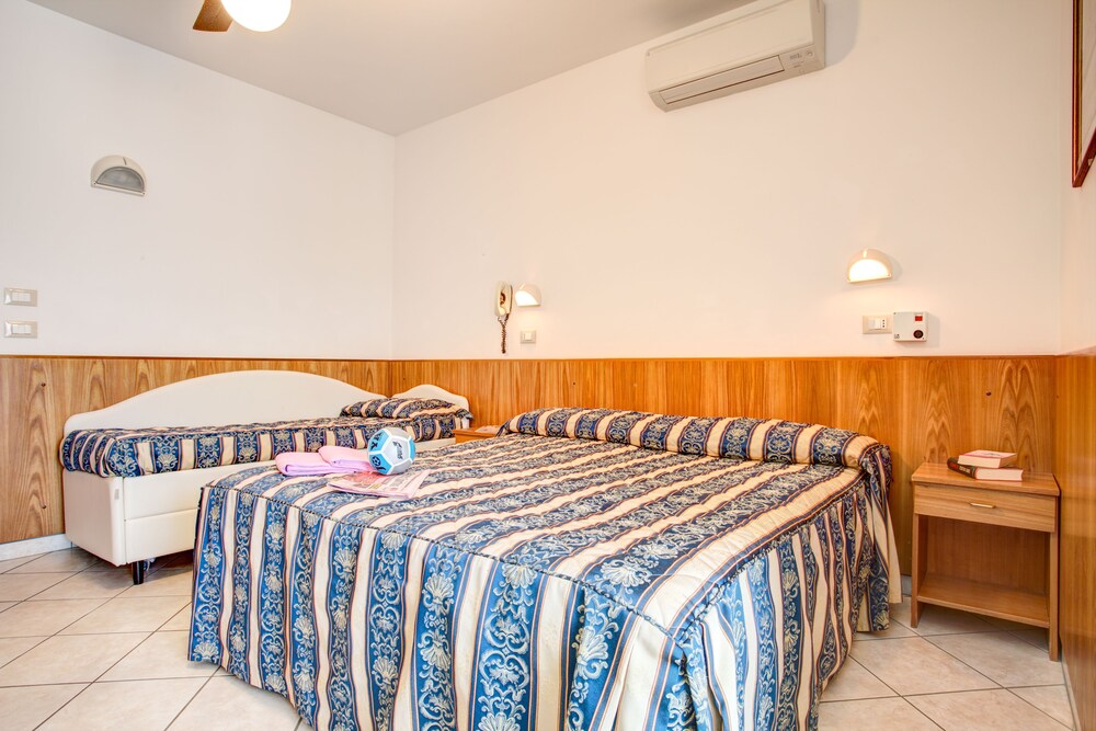 Hotel Genzianella 12/38