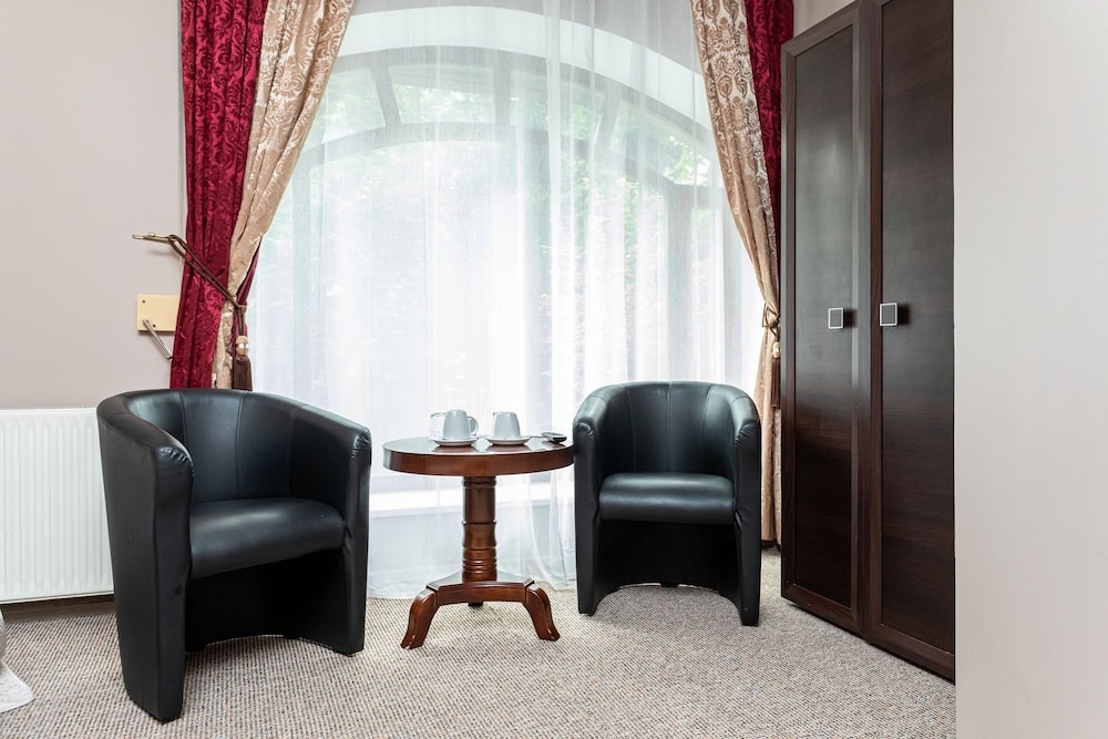 Royal Residence 4/50