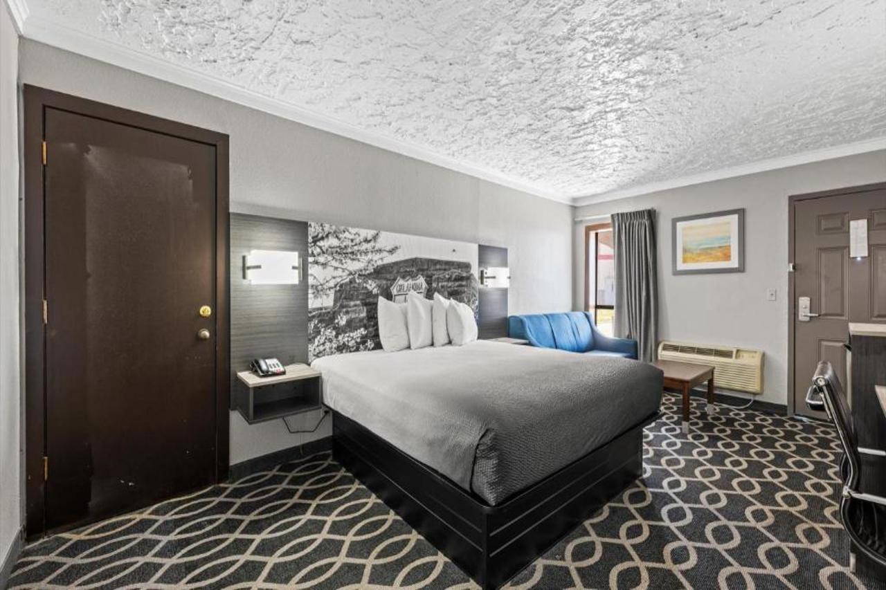 Super 8 by Wyndham Norman West 6/16